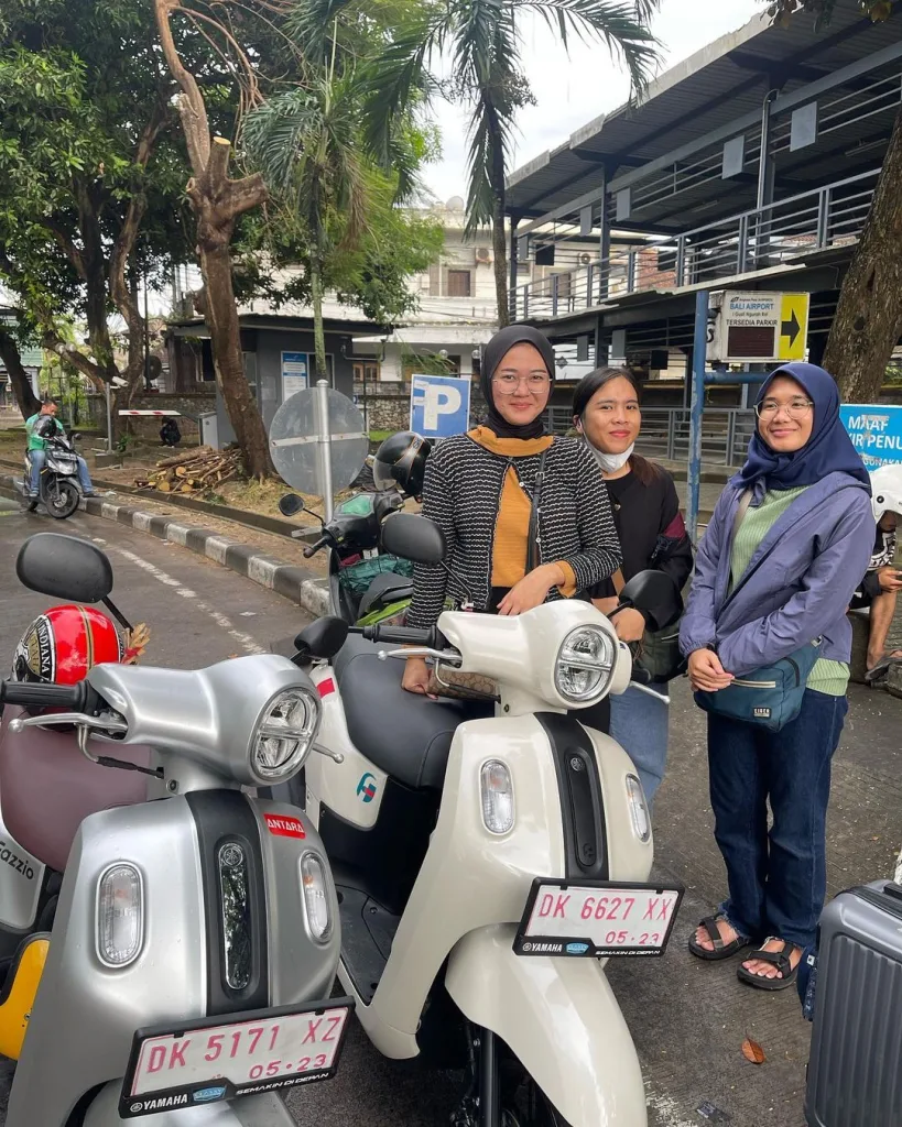 Galeri pelanggan sewa motor di antara rental, Kintamani, menawarkan berbagai pengalaman sewa motor di Kuta.